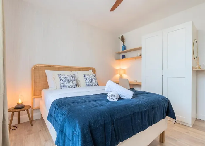 Equipped Studio - Near Train Stations