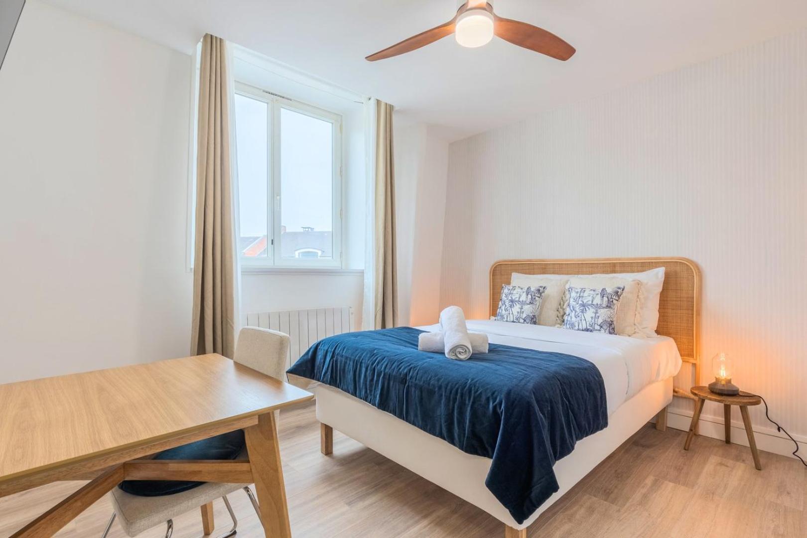 Equipped - Near Train Stations Apartment